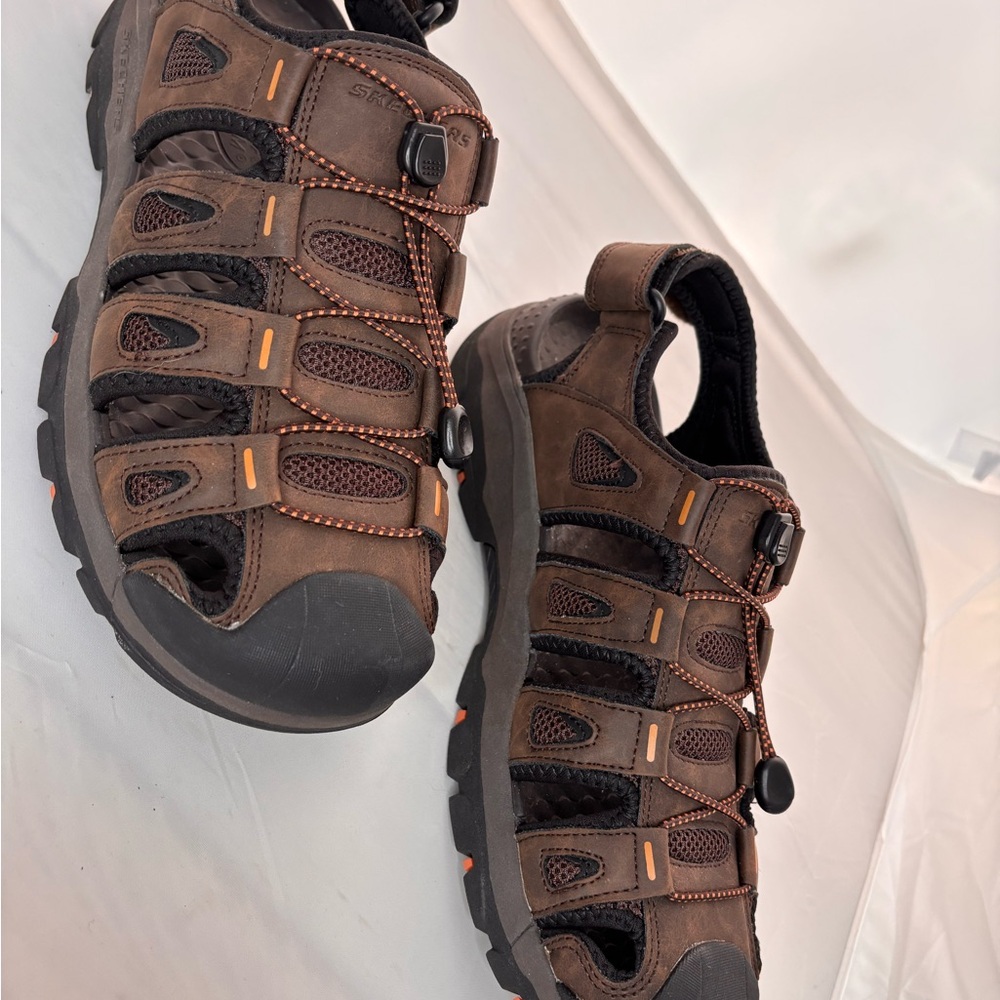 Skechers womens Brown Leather-Closed-Toe Sport Sandals size 9 - Picture 2 of 8